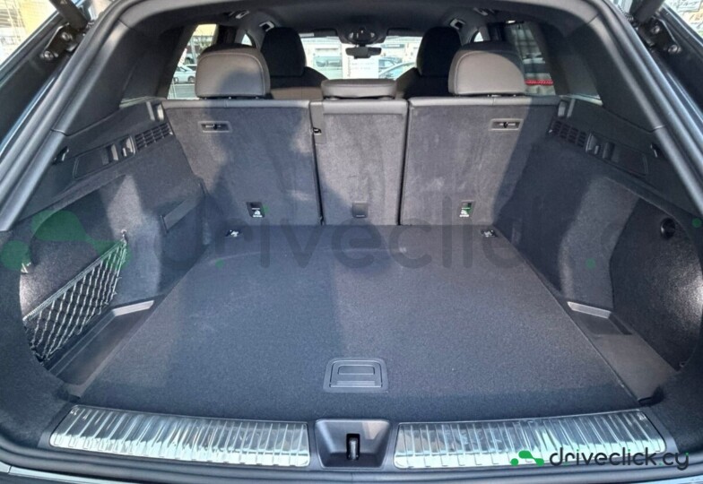 Audi SQ5 Grey