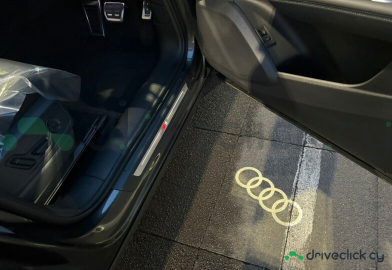 Audi SQ5 Grey