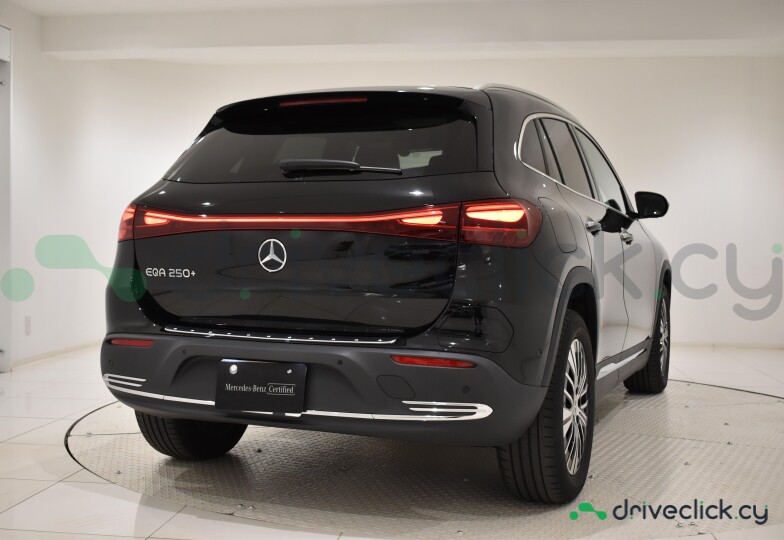 Mercedes EQA Black