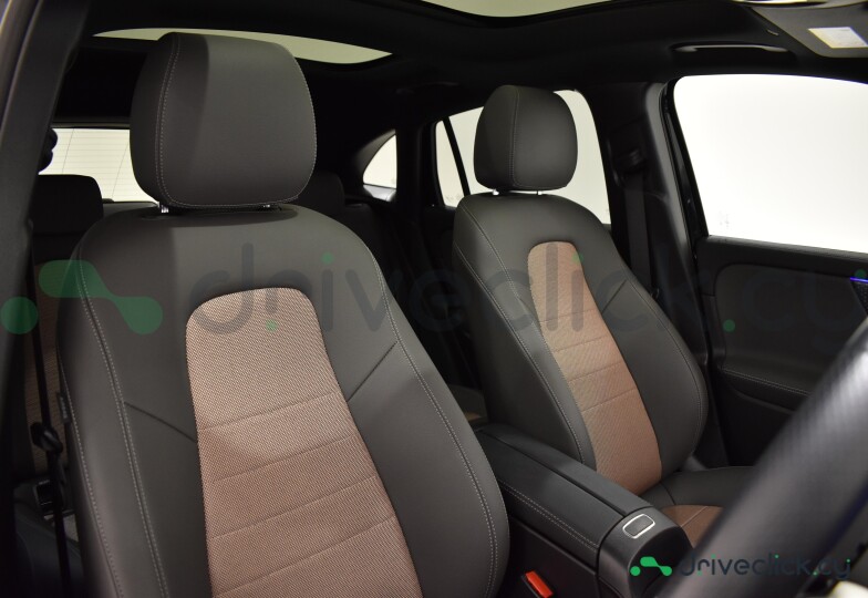 Mercedes EQA Black