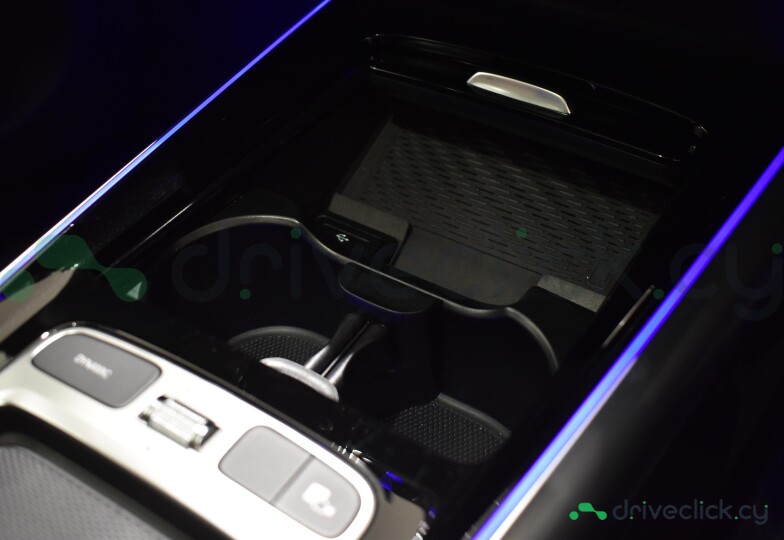 Mercedes EQA Black