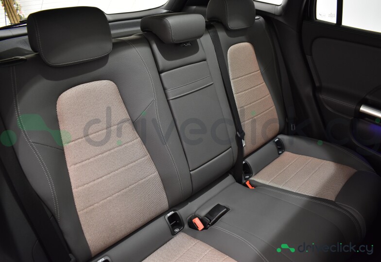 Mercedes EQA Black