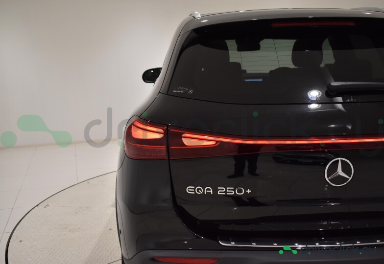 Mercedes EQA Black