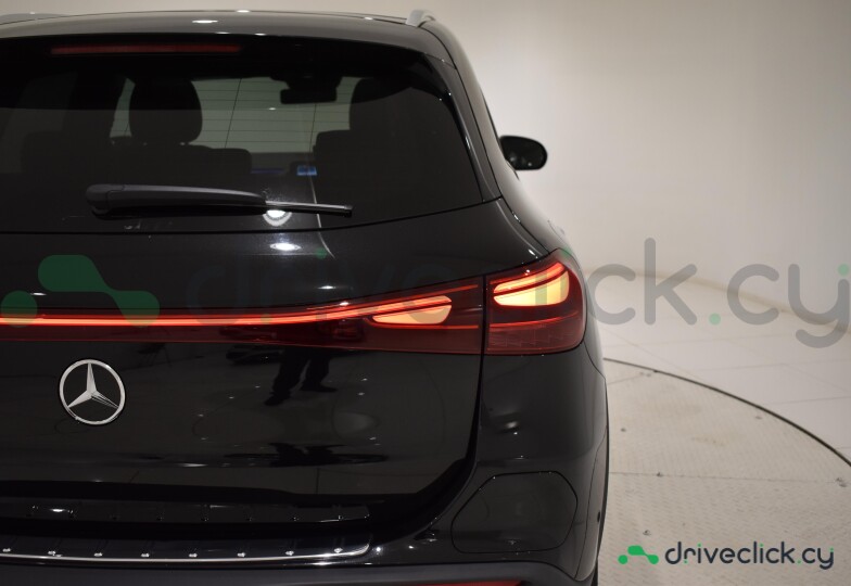 Mercedes EQA Black