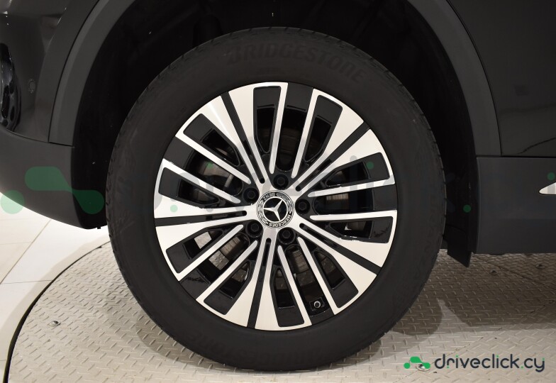 Mercedes EQA Black