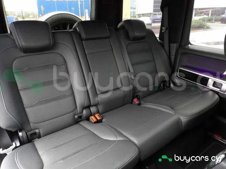 Mercedes G-class Black