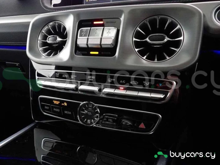 Mercedes G-class Black