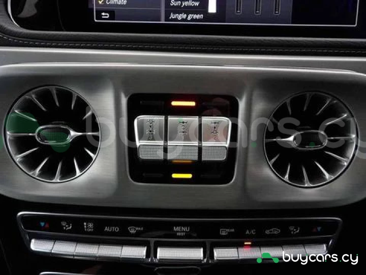 Mercedes G-class Black