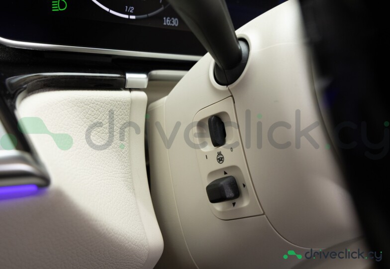 Mercedes S-class Gold
