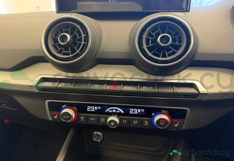 Audi Q2 Black