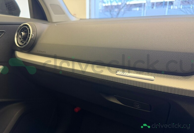 Audi Q2 Black