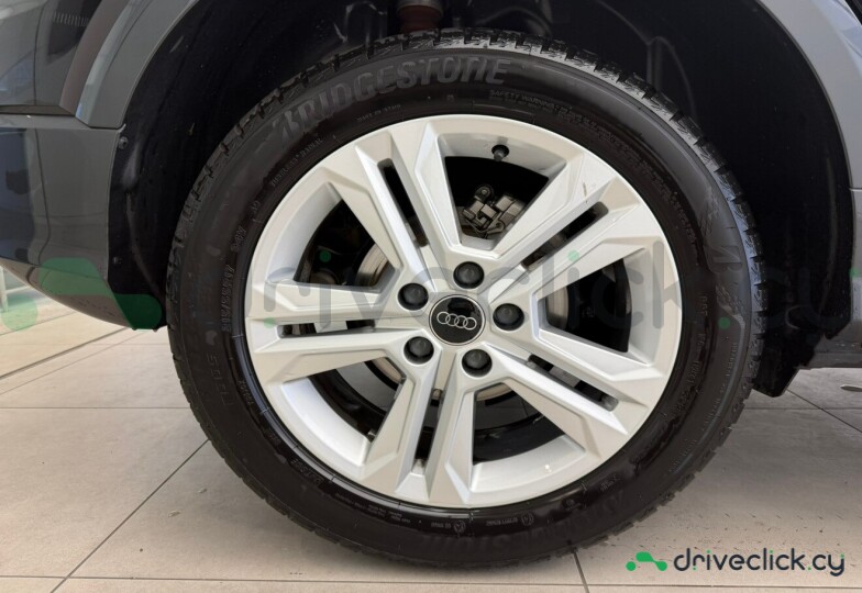 Audi Q2 Black