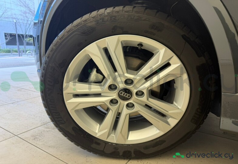 Audi Q2 Black