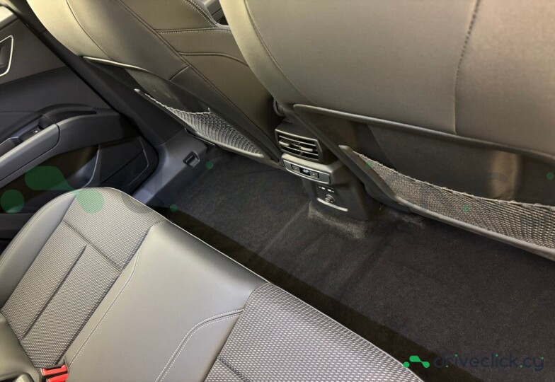 Audi Q4 e-tron Grey