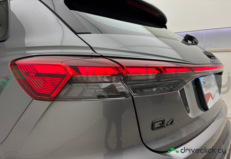 Audi Q4 e-tron Grey