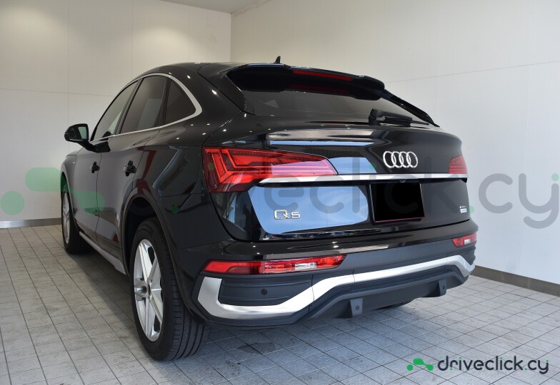 Audi Q5 Sportback Black