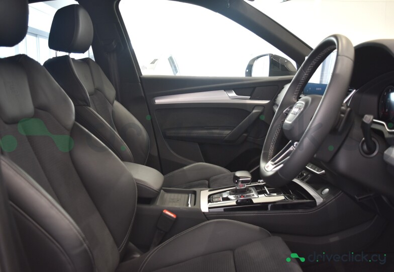 Audi Q5 Sportback Black