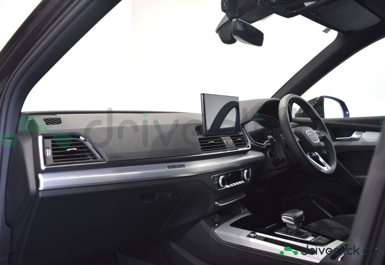 Audi Q5 Sportback Black
