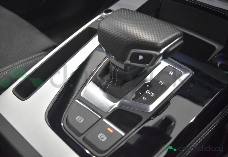 Audi Q5 Sportback Black