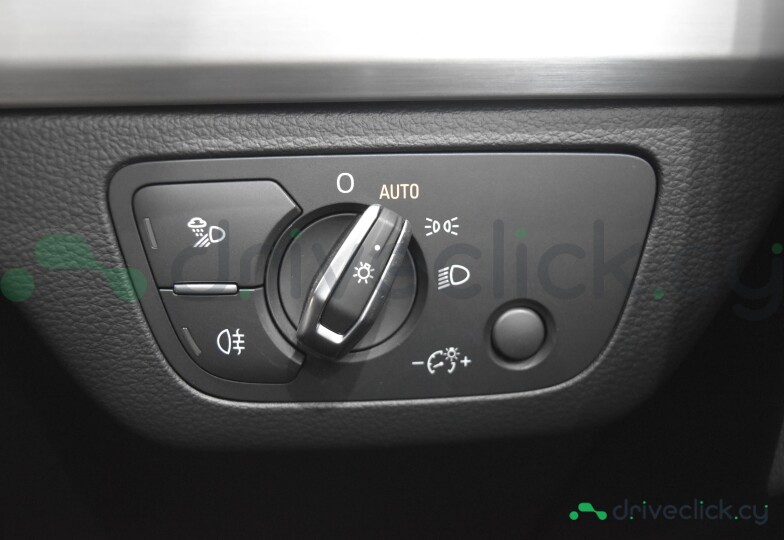Audi Q5 Sportback Black