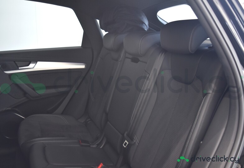 Audi Q5 Sportback Black