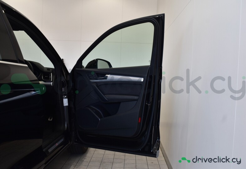 Audi Q5 Sportback Black