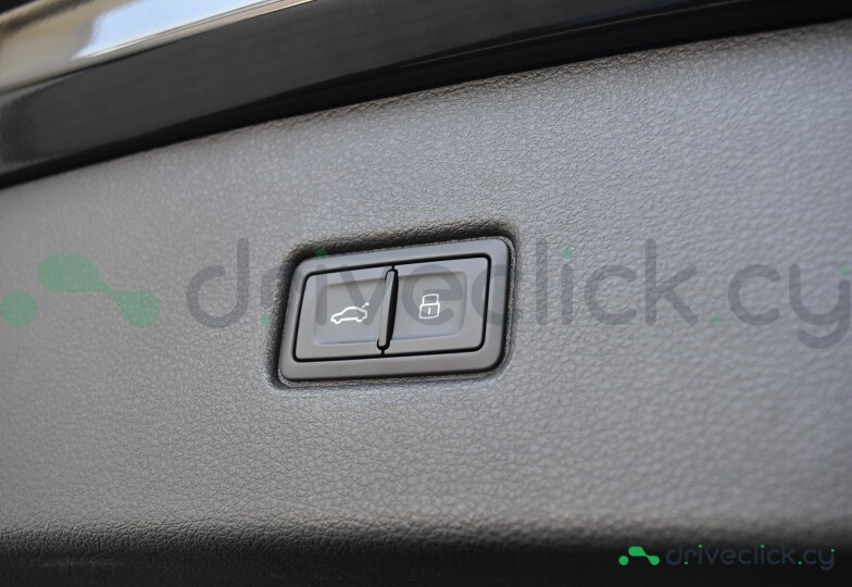 Audi Q5 Sportback Black