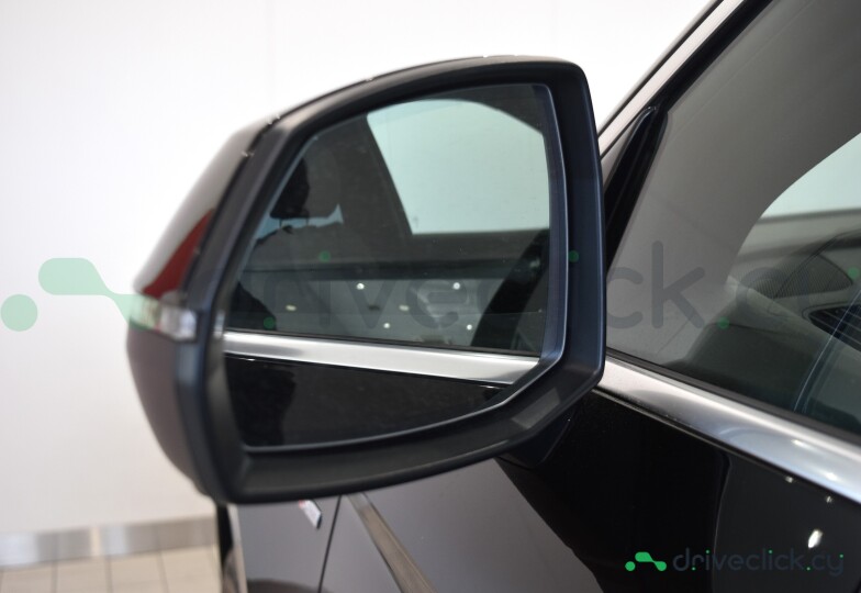 Audi Q5 Sportback Black