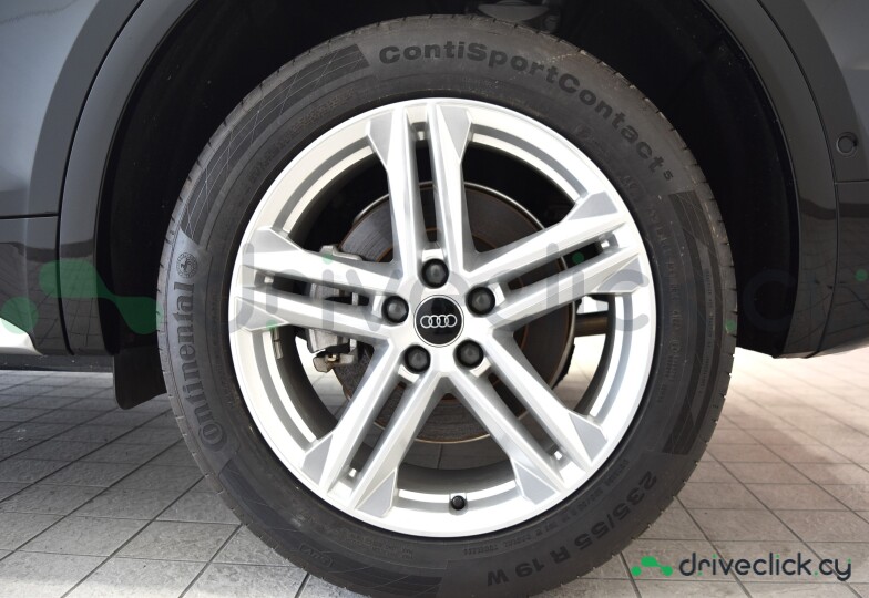 Audi Q5 Sportback Black