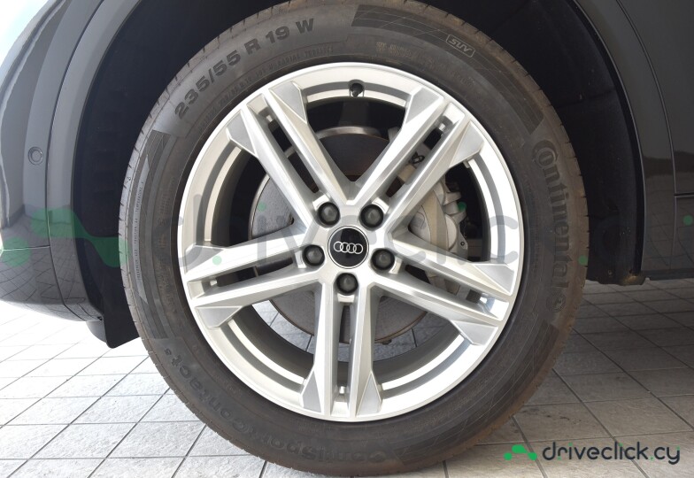 Audi Q5 Sportback Black