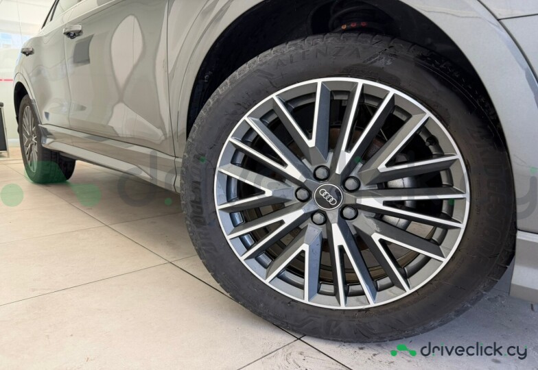 Audi Q3 Grey