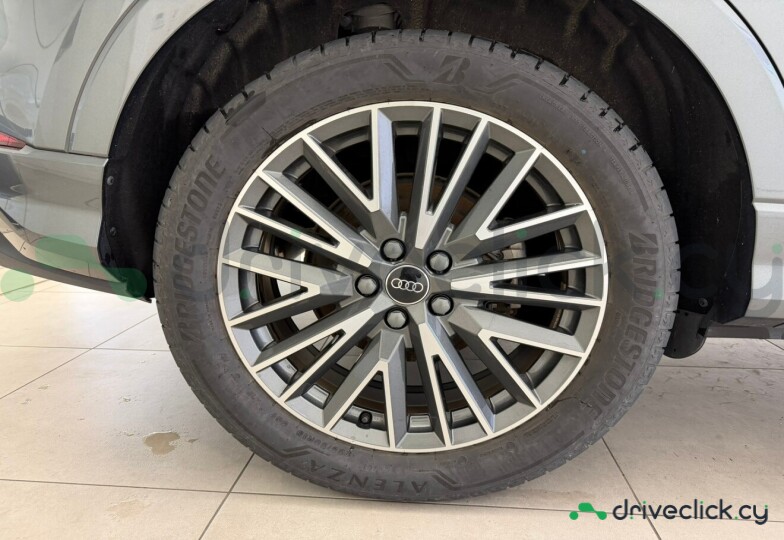 Audi Q3 Grey
