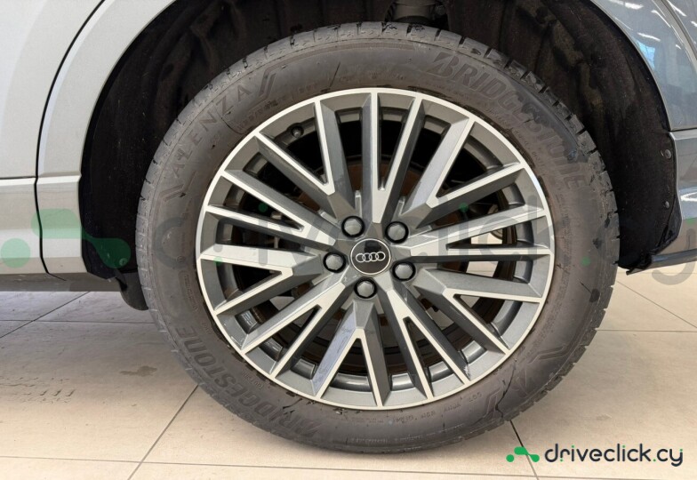 Audi Q3 Grey