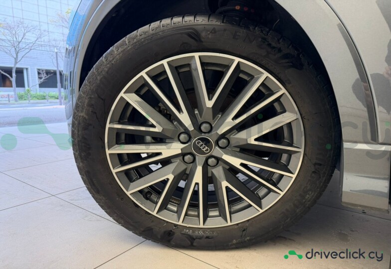 Audi Q3 Grey
