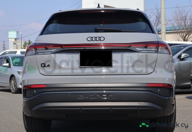 Audi Q4 e-tron Grey