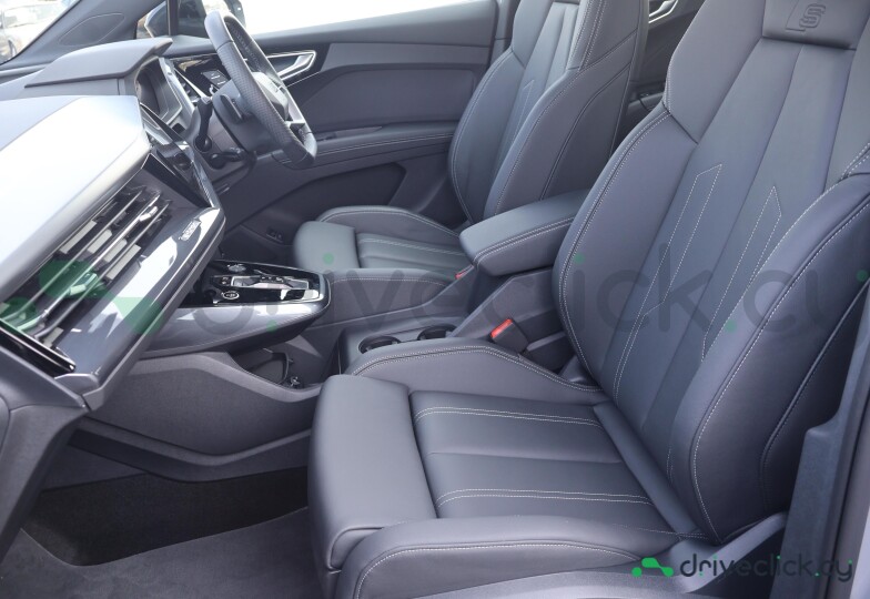Audi Q4 e-tron Grey