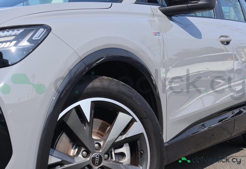 Audi Q4 e-tron Grey