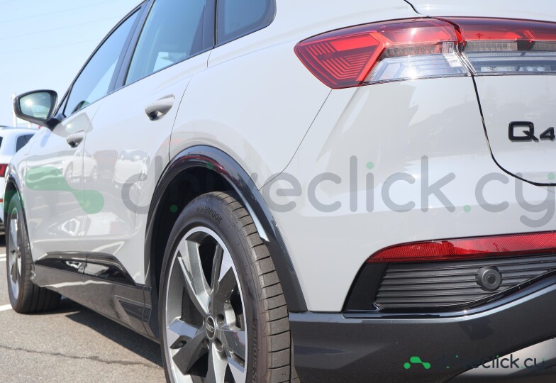 Audi Q4 e-tron Grey