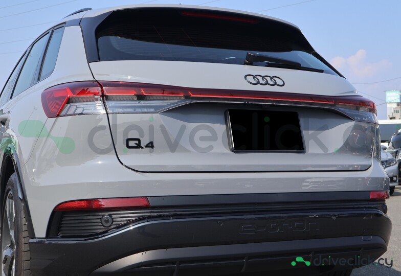 Audi Q4 e-tron Grey