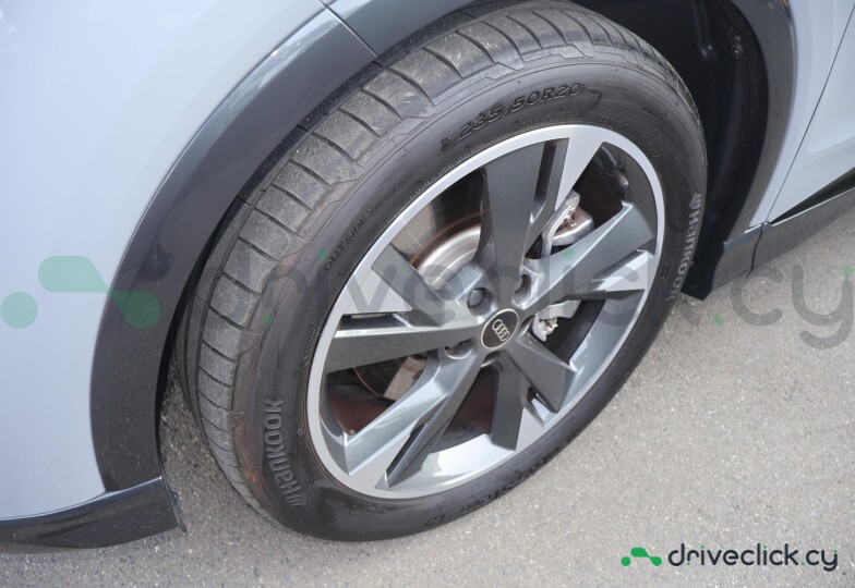 Audi Q4 e-tron Grey