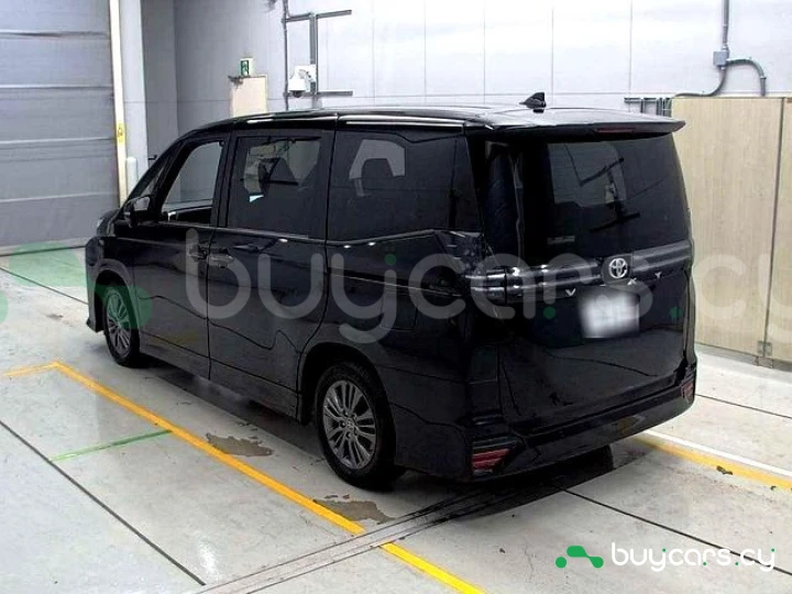 Toyota Voxy Black
