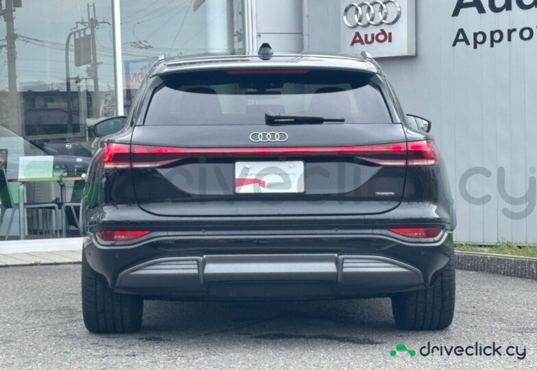 Audi Q6 e-tron Black