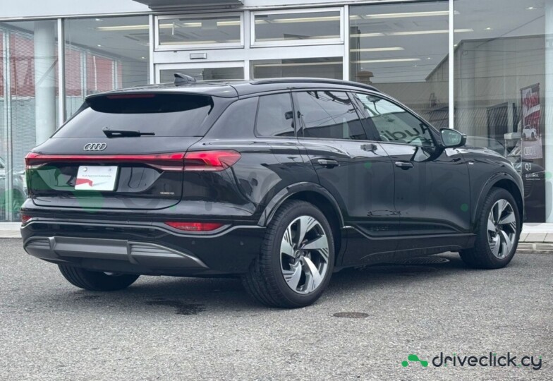 Audi Q6 e-tron Black