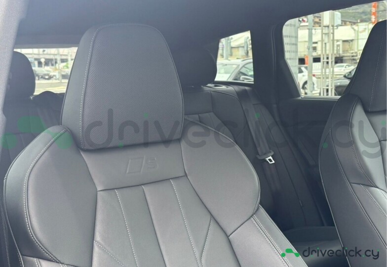 Audi Q6 e-tron Black