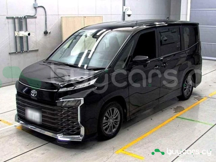 Toyota Voxy Black