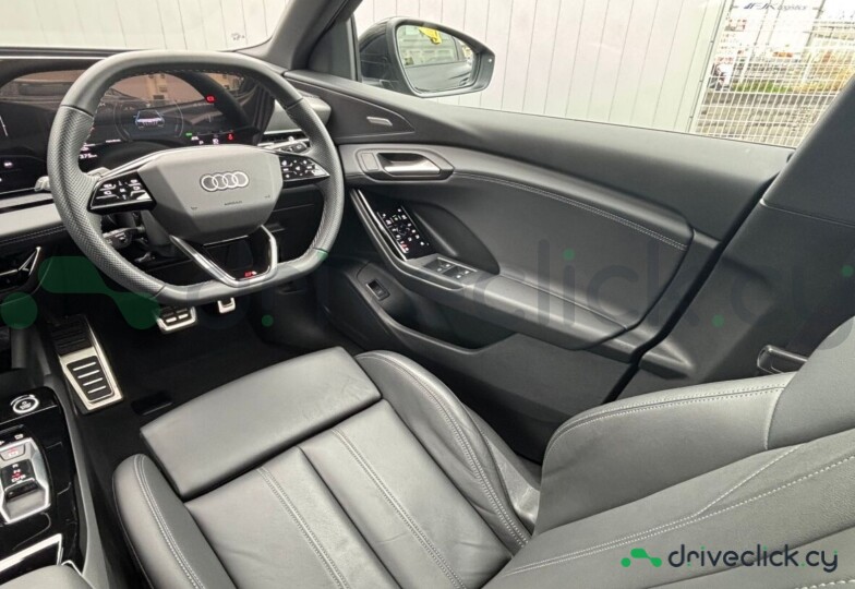 Audi Q6 e-tron Black