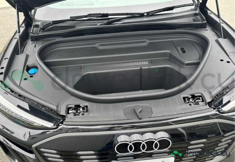 Audi Q6 e-tron Black