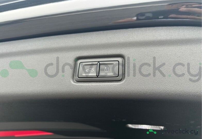 Audi Q6 e-tron Black