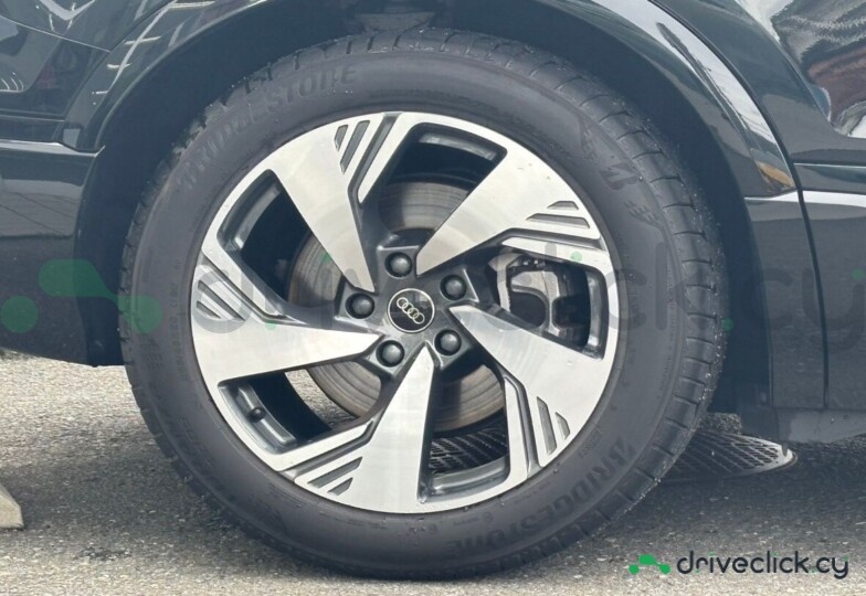 Audi Q6 e-tron Black