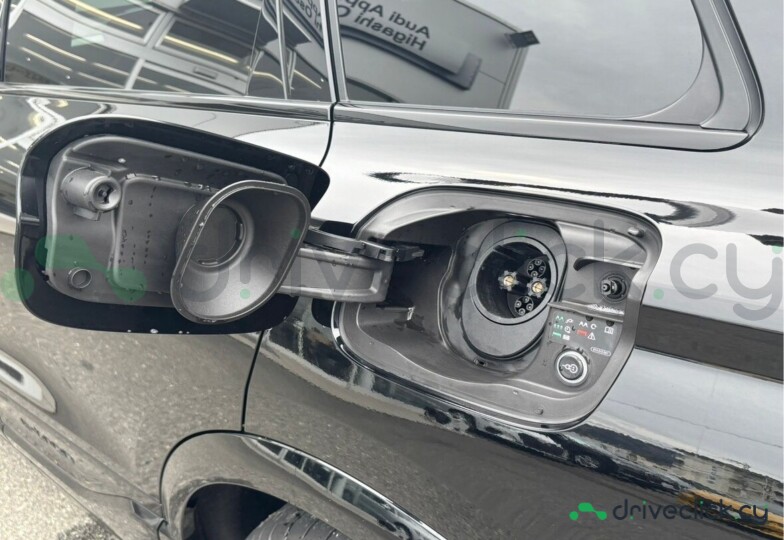 Audi Q6 e-tron Black